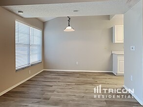 1108 Tuxford Dr in Brandon, FL - Building Photo - Building Photo