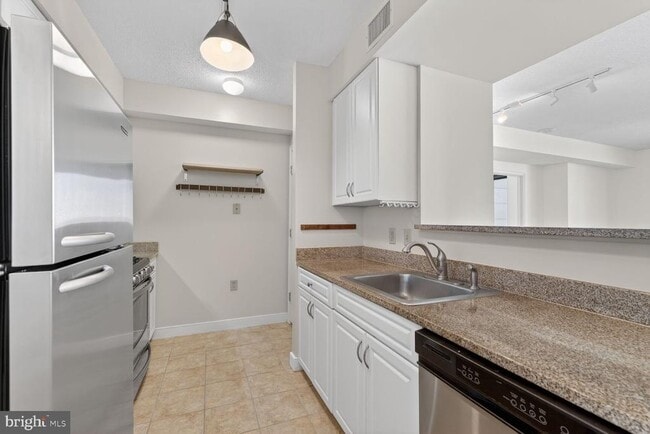 555 Massachusetts Ave NW