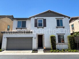 998 Rodeo Rd in Pomona, CA - Building Photo