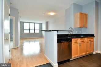 3883 Connecticut Ave NW in Washington, DC - Building Photo - Building Photo