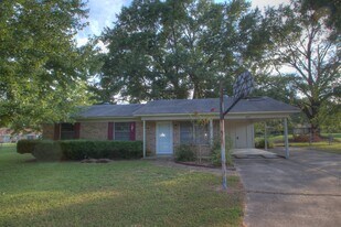 4311 Marcell Cir W in Texarkana, TX - Building Photo