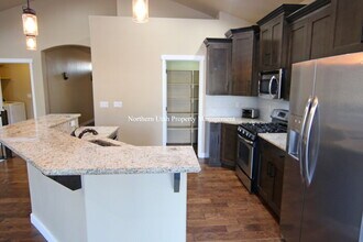 2420 Field Stone Way in Layton, UT - Building Photo - Building Photo