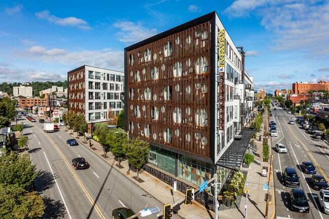 Albion at Morrow Park in Pittsburgh, PA - Foto de edificio - Building Photo