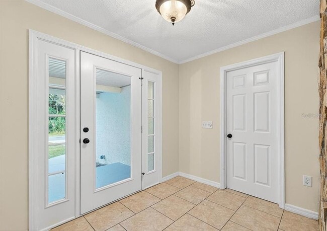 11755 W Fisherman Ln in Homosassa, FL - Foto de edificio - Building Photo