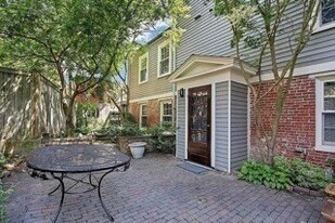 67 Chestnut St, Unit 1 in Boston, MA - Building Photo