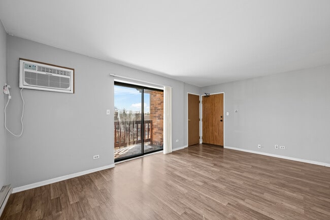 1324 Geneva Dr in Palatine, IL - Building Photo - Building Photo