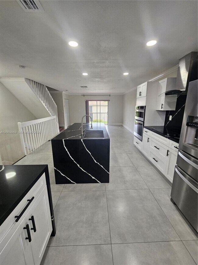 9846 Hammocks Blvd in Miami, FL - Building Photo - Building Photo