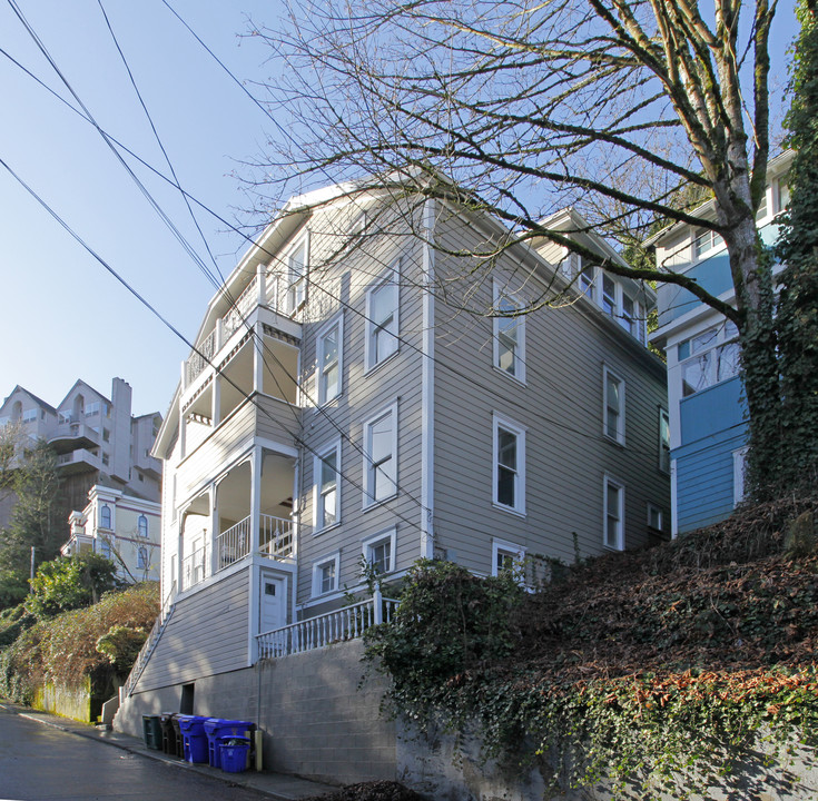 Trolley Hill Apartments in Portland, OR - Building Photo