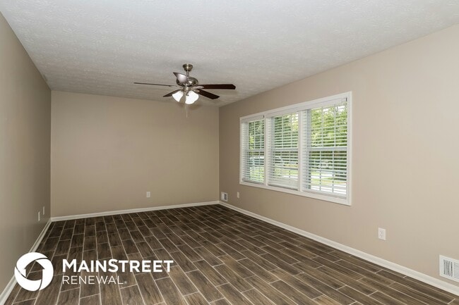 677 Selden Ct in Jonesboro, GA - Foto de edificio - Building Photo