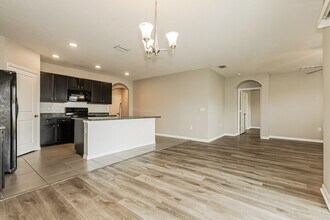 12009 Gillingham Harbor Ln, Unit 2311 in Gibsonton, FL - Foto de edificio - Building Photo