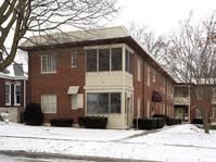 517 E Washington St in Greencastle, IN - Foto de edificio - Building Photo