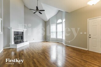 9824 N Highland Terrace in Kansas City, MO - Foto de edificio - Building Photo