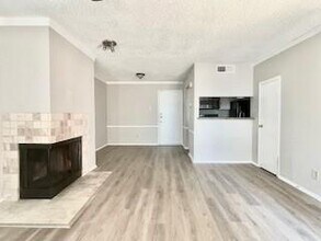 8750 Park Ln in Dallas, TX - Building Photo - Building Photo