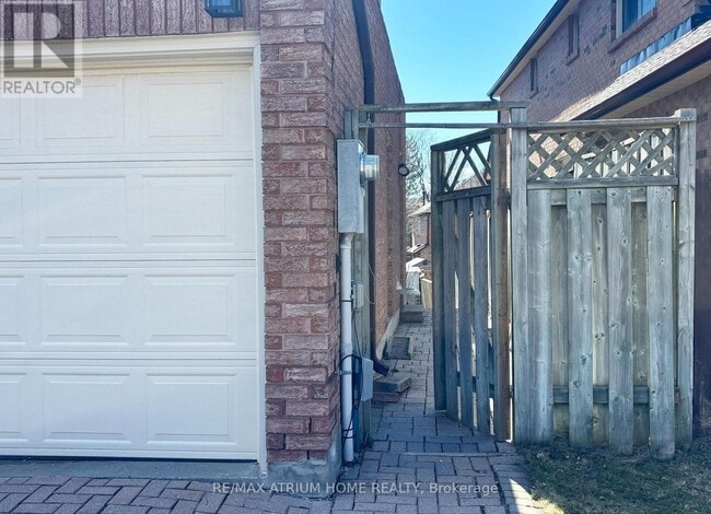 18 Huntington Park Dr in Markham, ON - Building Photo - Building Photo