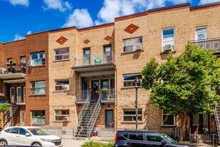 945 Agnès Rue in Montréal, QC - Building Photo