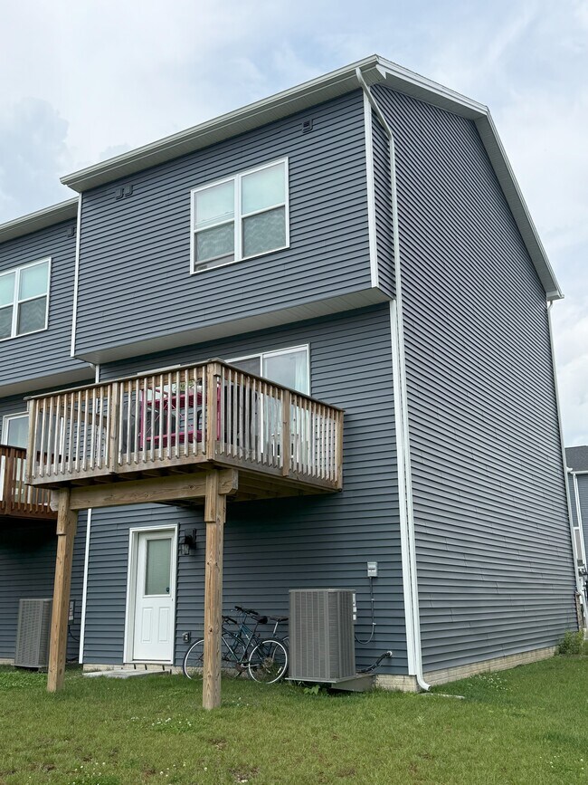 120 Veery Wy in Port Matilda, PA - Building Photo - Building Photo