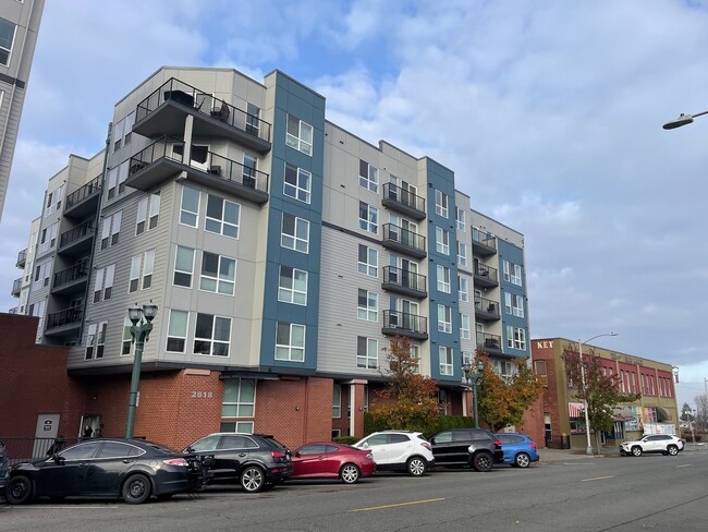 2818 Grand Ave, Unit Nautica in Everett, WA - Building Photo - Building Photo