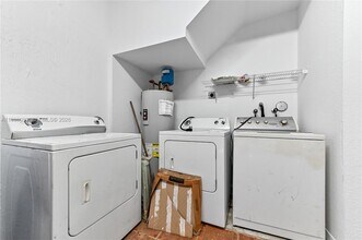 5043 SW 140th Terrace in Miramar, FL - Building Photo - Building Photo