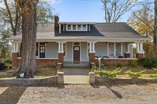 207 Culberson Ave in La Fayette, GA - Building Photo