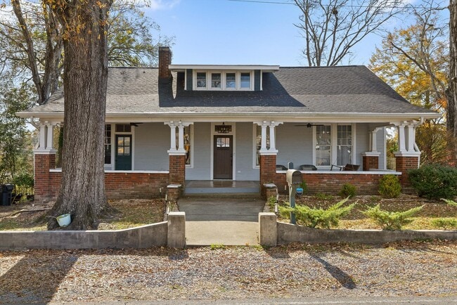 property at 207 Culberson Ave