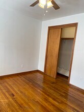 3537 W 75th Pl in Chicago, IL - Foto de edificio - Building Photo