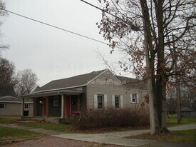 504 S McDonald St in Attica, IN - Building Photo