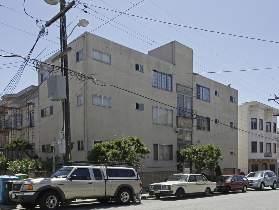 1661 Greenwich St in San Francisco, CA - Building Photo