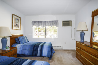 Lord Chesterfield Apartments in Framingham, MA - Building Photo - Interior Photo