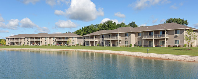 Wyndham Lake Villas in Green Bay, WI - Building Photo - Building Photo