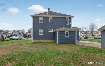 121 Milldale Ave in Southington, CT - Building Photo - Building Photo