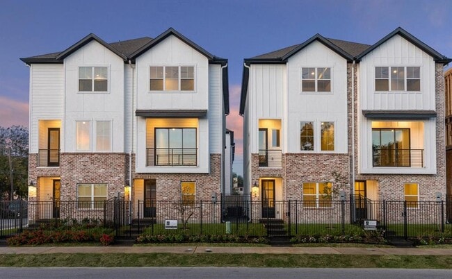 143 Eastwood St in Houston, TX - Building Photo - Building Photo