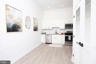 1742 Fleet St in Baltimore, MD - Building Photo