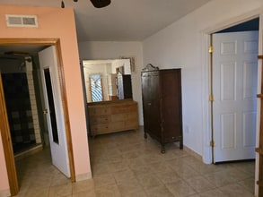 324 S French Broad Ave, Unit Back Apartment in Asheville, NC - Building Photo - Building Photo