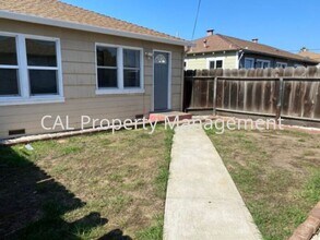 148 Rodeo Ave in Salinas, CA - Building Photo - Building Photo
