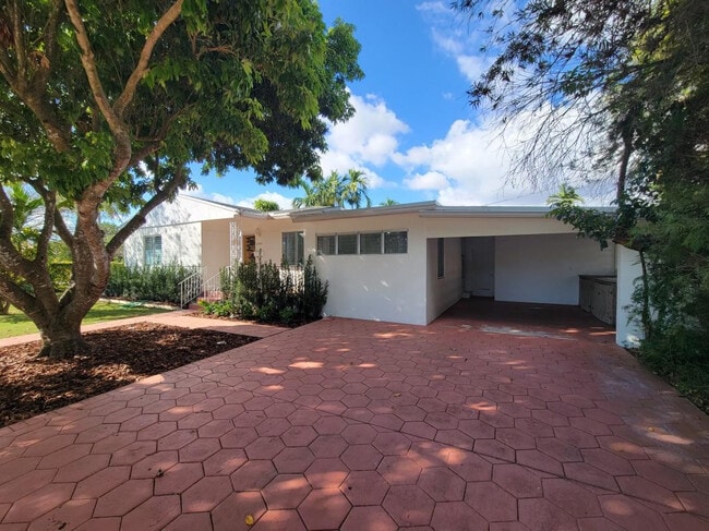 2980 SW 68th Ave in Miami, FL - Building Photo - Building Photo