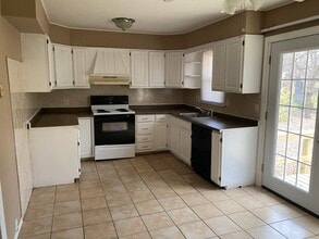 10401 Richmond Ave in Kansas City, MO - Building Photo - Building Photo