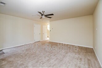 5675 Laurel Ridge Cir in East Point, GA - Building Photo - Building Photo