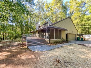 6480 Burdett Dr NW in Atlanta, GA - Building Photo - Building Photo