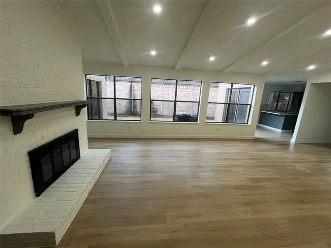 11831 Oak Meadow Dr in Stafford, TX - Building Photo - Building Photo