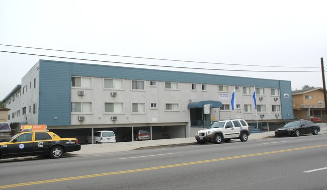 5715 Vineland Ave in North Hollywood, CA - Building Photo - Building Photo