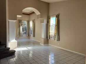 8804 Stafford Springs Dr in Las Vegas, NV - Building Photo - Building Photo