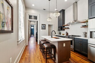 623 Kerlerec St in New Orleans, LA - Foto de edificio - Building Photo