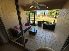 9311 Lennex Ln in Ft. Myers, FL - Building Photo