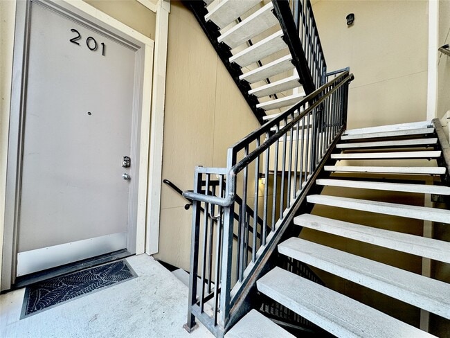 property at 314 W Bell St