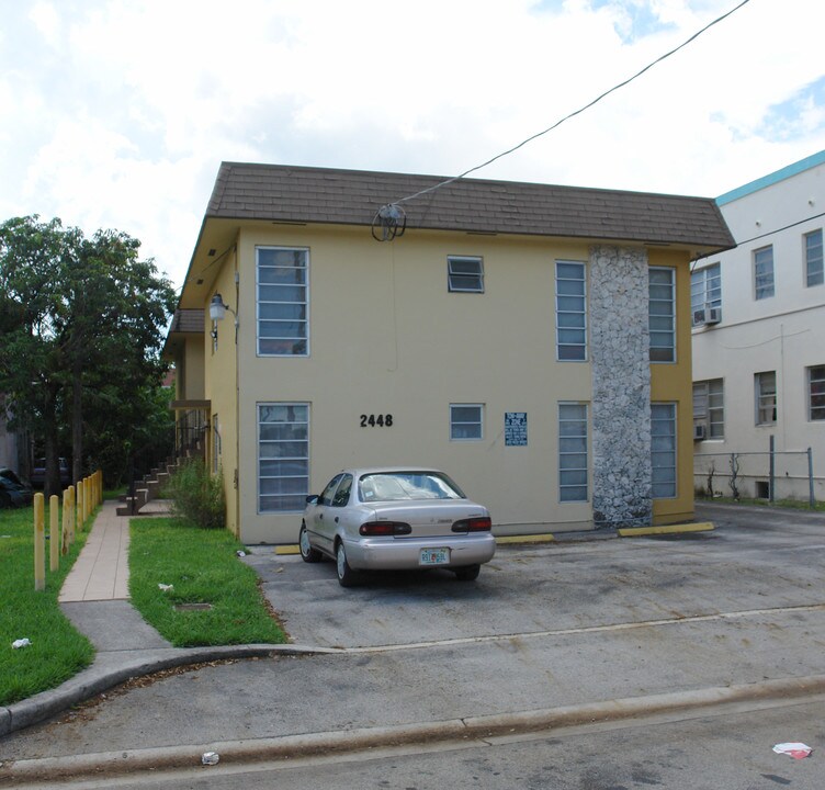 2448 SW 10th St in Miami, FL - Building Photo