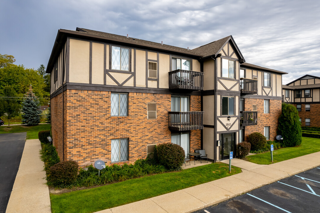 Holly Ridge Apartments in Holly, MI - Foto de edificio