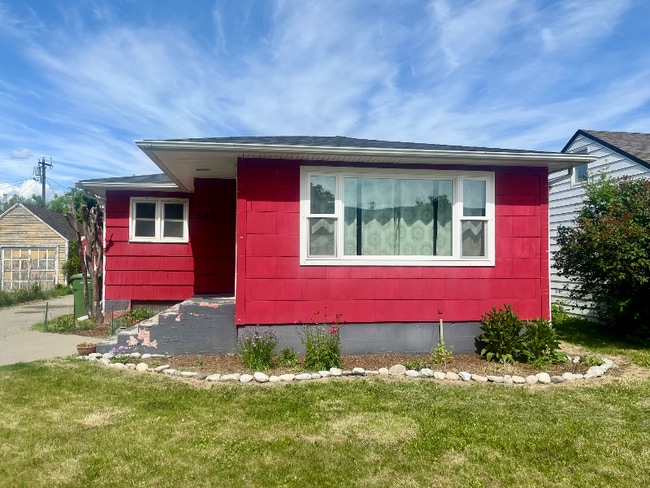 property at 325 S 13th St