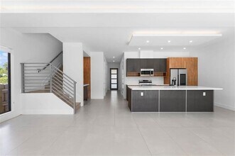 828 SW 30th St in Fort Lauderdale, FL - Building Photo - Building Photo