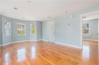 119 Oakland Ave in Providence, RI - Building Photo - Building Photo