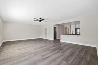 200 East Wakefield Ave in Anaheim, CA - Foto de edificio - Interior Photo